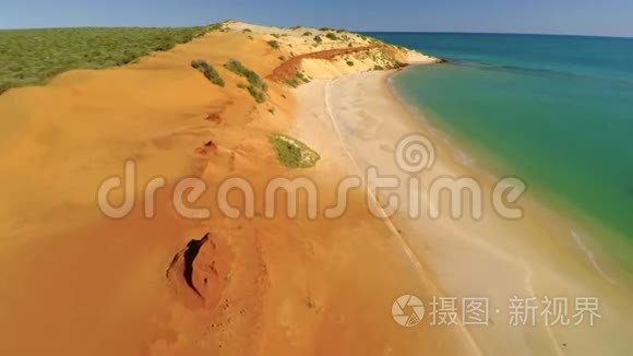 海岸线和天空的海洋视频