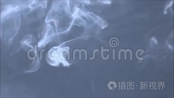 背景烟雾在空气中盘旋视频