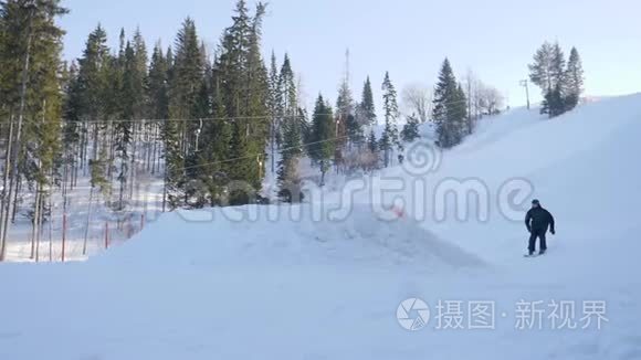 极限滑雪板和滑雪视频