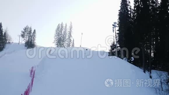 极限滑雪板和滑雪视频