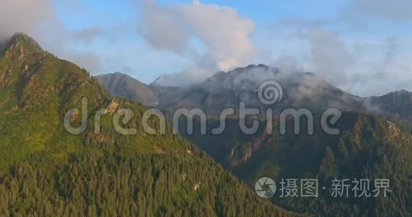 丘加奇山脉的荒野景色视频