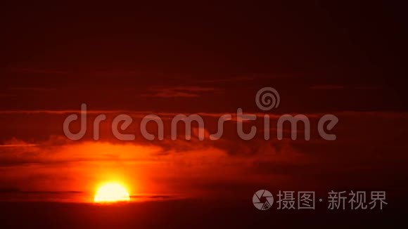 大太阳与云彩日出时间流逝视频