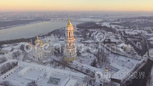 乌克兰基辅，冬季的基辅-Pechersk Lavra空中观景台。