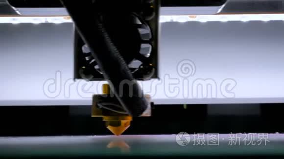 现代3D打印机打印塑料机