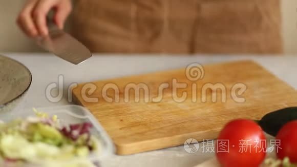 提供健康早餐和餐桌上的食物视频