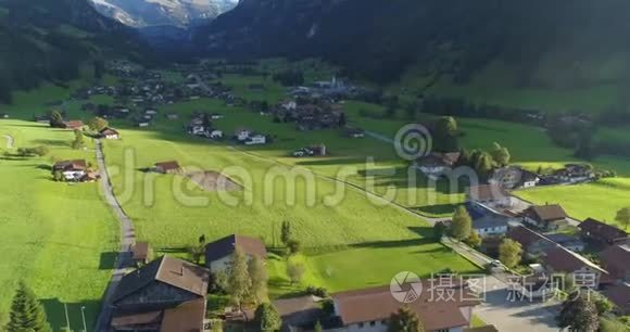 瑞士阿尔卑斯山的宁静海景