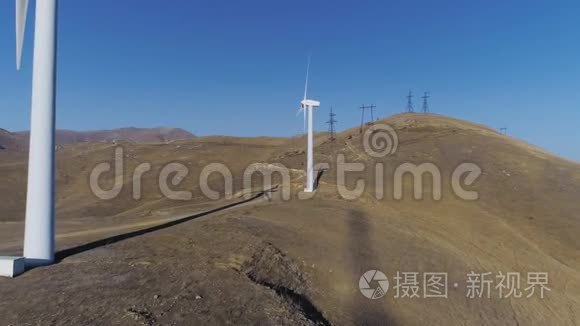 绿色能源风车涡轮机旋转农场视频