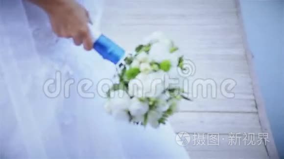新娘手中的新娘花束视频