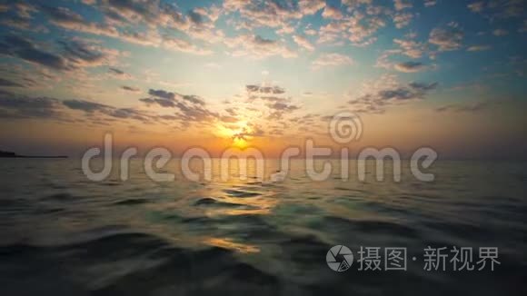 海上的热带日出