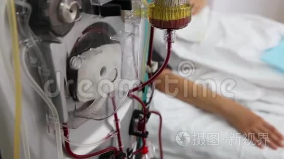 透析医疗器械与患者.