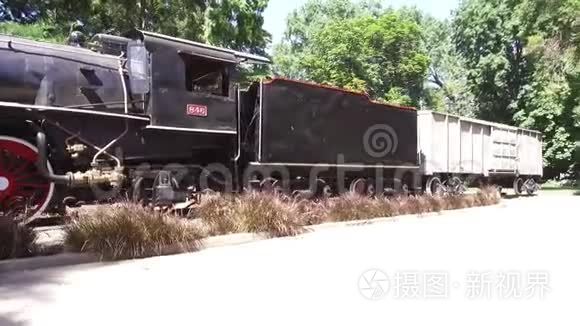 公园里的一辆旧火车视频