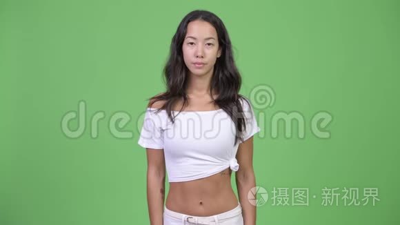 年轻美丽的多民族女性视频