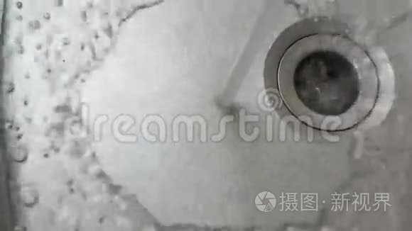 自制的馄饨是用开水在锅里煮的视频