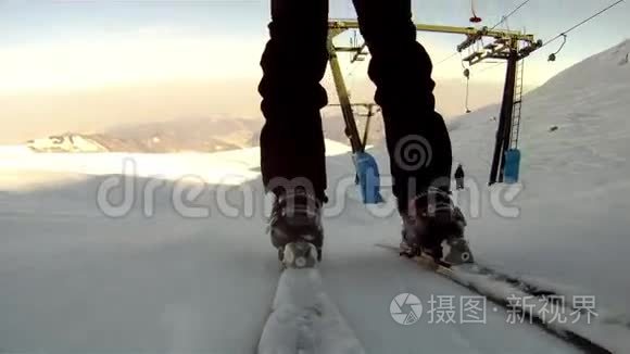滑雪者壮观的波夫视频