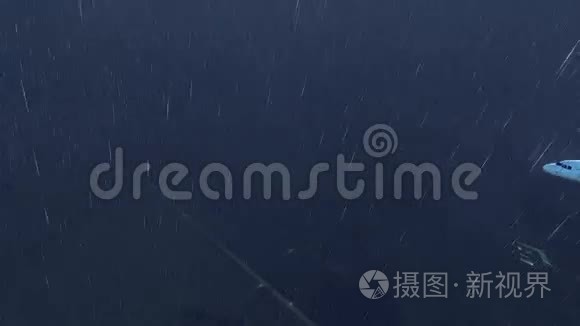 暴雨夜空中的客机视频