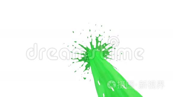 美丽的喷泉喷出的液体像绿色的油漆,喷泉随着水流高高上升.