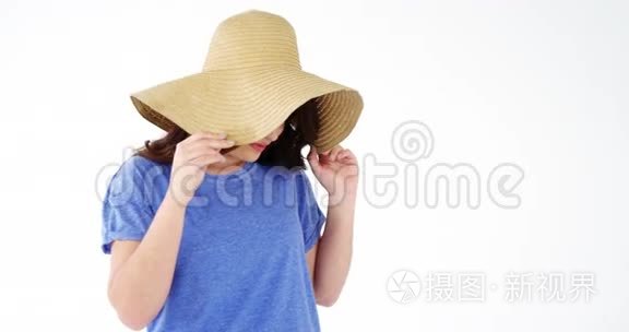 戴帽子的漂亮女人视频