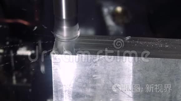 自动铣床加工铝件视频