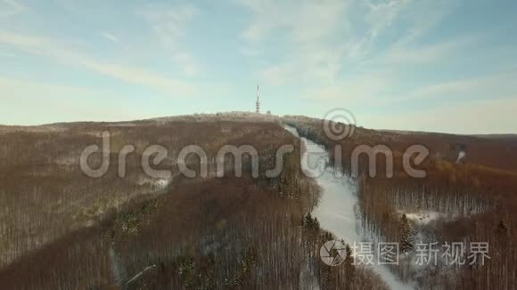 雪山滑雪橇视频