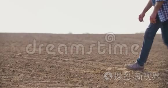 农业领域土壤检测手视频