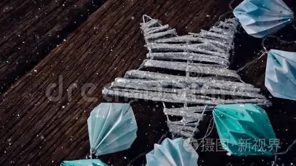 降雪与圣诞装饰