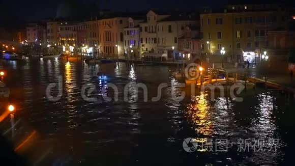 夜晚运河的景色.. 意大利威尼斯
