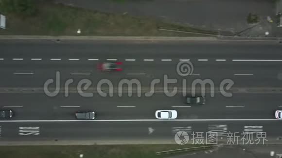 城市道路交通的高空俯视图