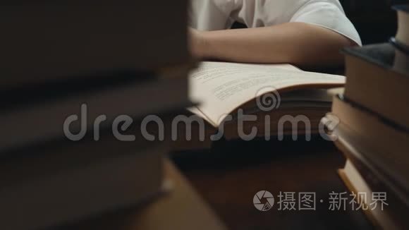 聪明的女生学习过程