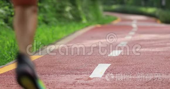 女子跑步者晨跑公园路锻炼慢跑视频