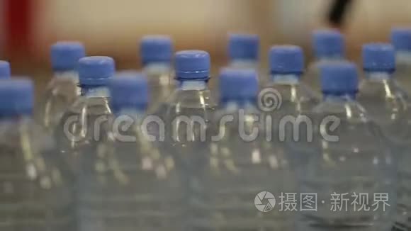 矿泉水和碳酸饮料生产线视频