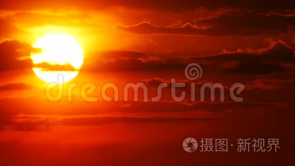 大太阳与橙色天空视频