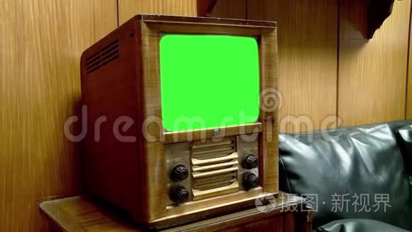 旧电视与绿色屏幕。 塞皮娅·托内。