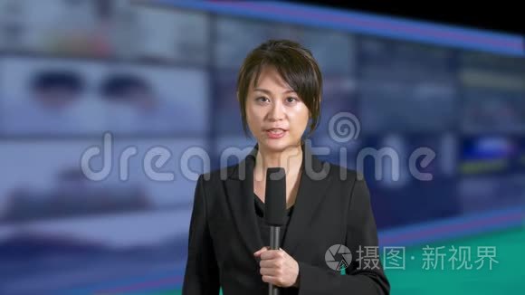 演播室里的女新闻主播视频