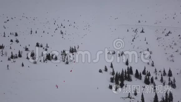 滑雪胜地亚斯纳斯洛伐克高山低塔特拉斯空中无人机顶景4K