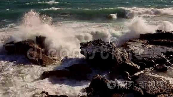打破海浪巨浪的伟大镜头视频