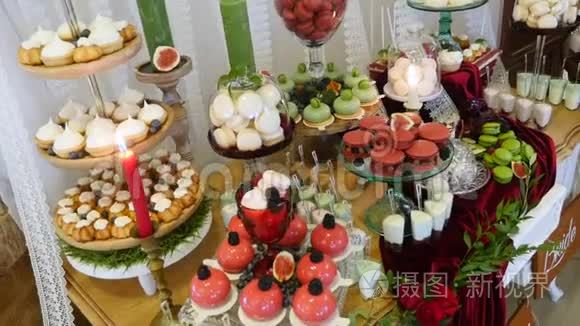 美味的婚宴糖果棒甜点桌视频