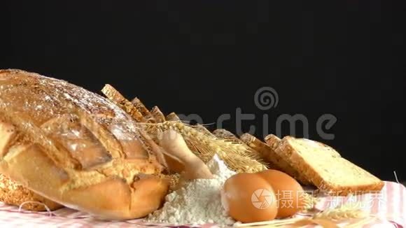 美味的新鲜面包食品理念视频