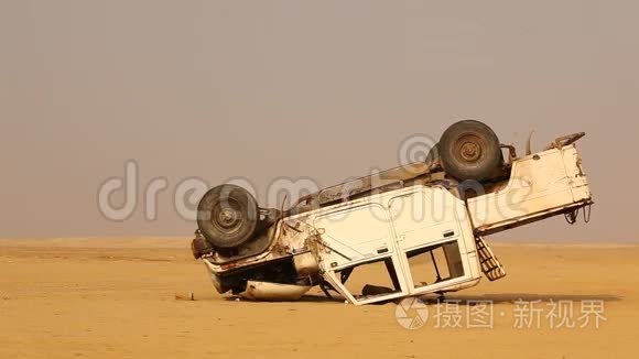沙漠事故车视频