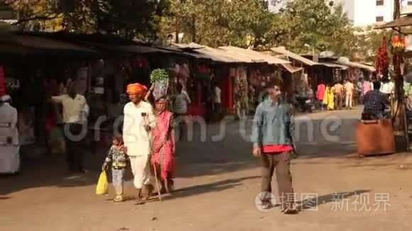 在街头市场的印度人视频