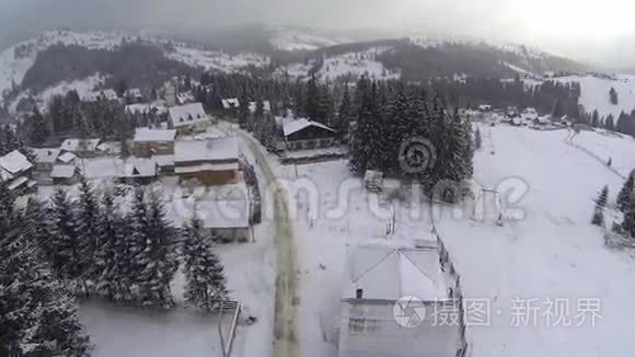 喀尔巴阡山村落的空中拍摄