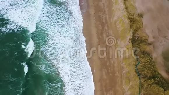 爱尔兰多尼格尔邦的卡斯赫尔戈兰海滩和获奖的纳林海滩的鸟瞰图视频的预览图