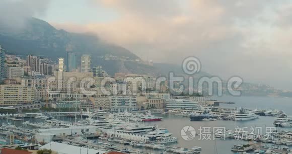 摩纳哥蒙特卡洛。 全景。 云移过天空.. 时光流逝。