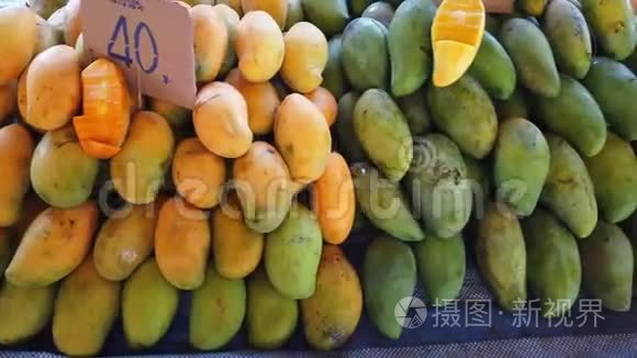 亚洲市场的黄绿芒果