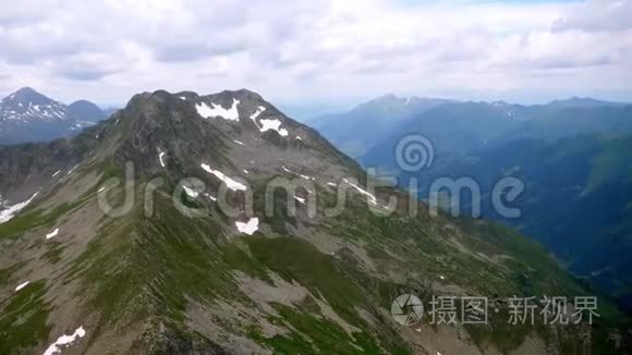 奥地利高山山峰会鸟瞰图视频