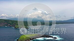 海洋小岛空中照相机右移视频