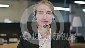 年轻女商人的头像